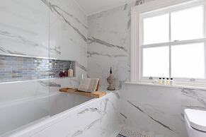 Brewster Gardens IV by Onefinestay