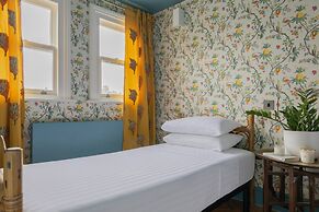 Brewster Gardens IV by Onefinestay