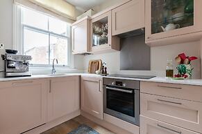 Brewster Gardens IV by Onefinestay