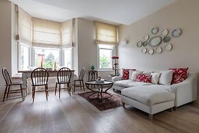 Brewster Gardens IV by Onefinestay