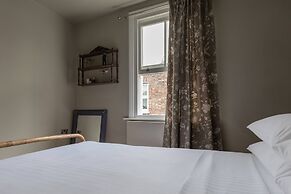 Brewster Gardens IV by Onefinestay