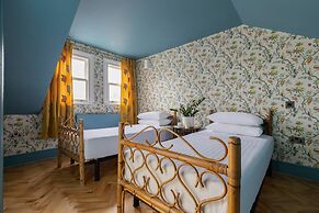 Brewster Gardens IV by Onefinestay