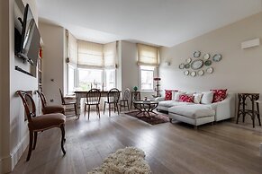 Brewster Gardens IV by Onefinestay