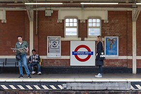 Brewster Gardens IV by Onefinestay