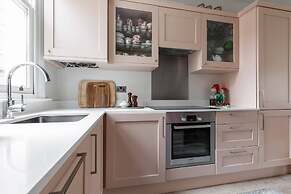 Brewster Gardens IV by Onefinestay