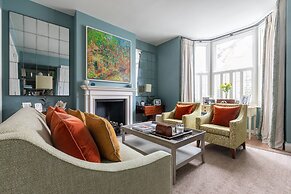 Granard Road by Onefinestay