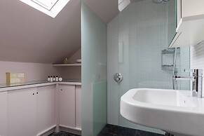 Granard Road by Onefinestay