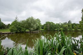 Granard Road by Onefinestay