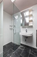 Granard Road by Onefinestay