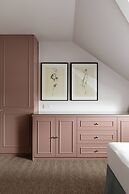 Granard Road by Onefinestay