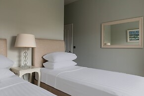 Granard Road by Onefinestay