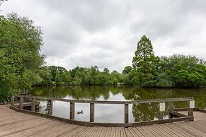 Granard Road by Onefinestay