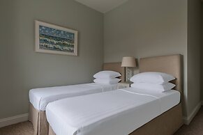 Granard Road by Onefinestay