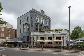 Granard Road by Onefinestay