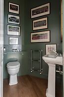 Granard Road by Onefinestay