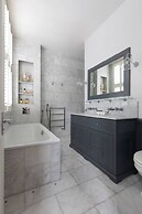 Granard Road by Onefinestay