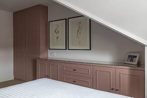 Granard Road by Onefinestay