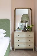 Granard Road by Onefinestay