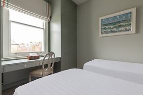 Granard Road by Onefinestay