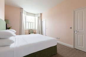 Granard Road by Onefinestay