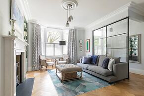 Crondace Road by Onefinestay