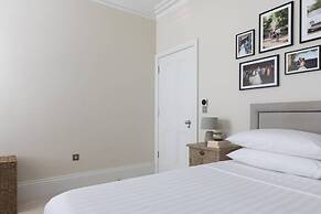 Crondace Road by Onefinestay