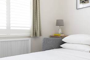 Crondace Road by Onefinestay