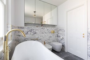 Crondace Road by Onefinestay