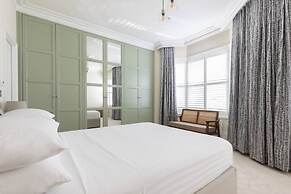 Crondace Road by Onefinestay