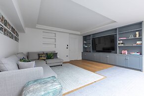 Crondace Road by Onefinestay