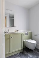 Crondace Road by Onefinestay