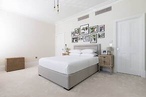 Crondace Road by Onefinestay