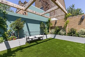 Crondace Road by Onefinestay