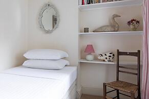 Ifield Road X by Onefinestay