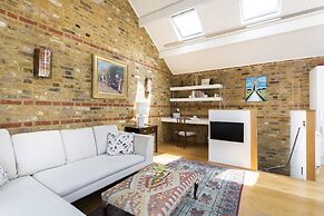 Gironde Road by Onefinestay