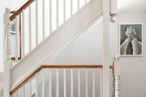 New Kent Road by Onefinestay