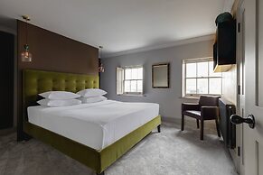 New Kent Road by Onefinestay