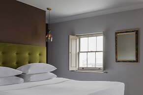 New Kent Road by Onefinestay