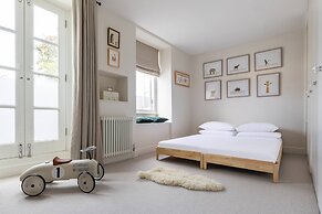Masbro Road II by Onefinestay