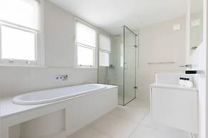 Masbro Road II by Onefinestay