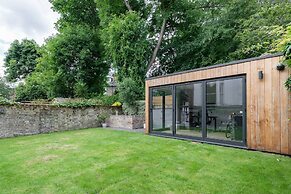 Priory Road III by Onefinestay