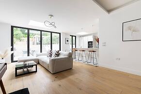 Priory Road III by Onefinestay