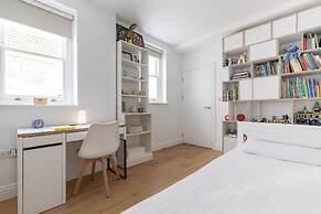 Priory Road III by Onefinestay