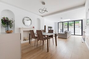 Priory Road III by Onefinestay