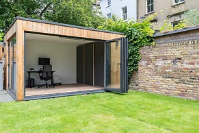 Priory Road III by Onefinestay