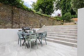 Priory Road III by Onefinestay