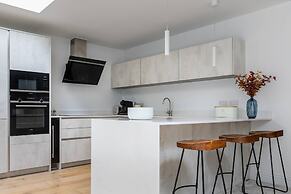 Priory Road III by Onefinestay