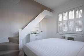 St Stephen's Gardens VII by Onefinestay