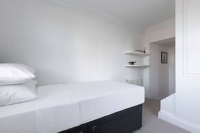 St Stephen's Gardens VII by Onefinestay