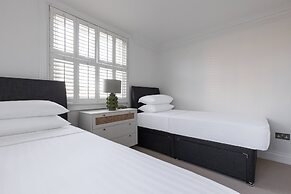 St Stephen's Gardens VII by Onefinestay